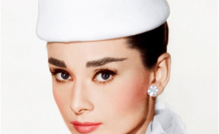 Выйдет книга о шляпах Одри Хепберн