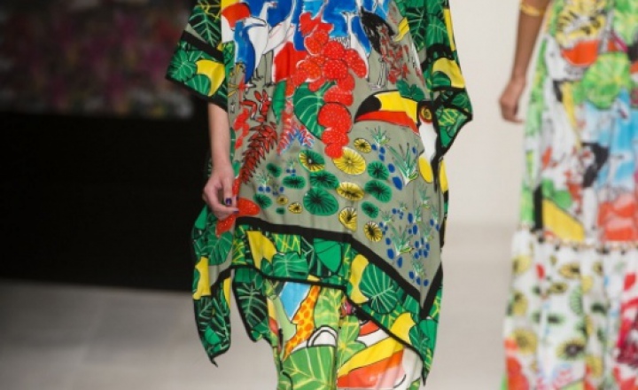 Икебана из тропических цветов: Issa на лондонской неделе моды