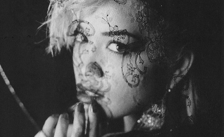 Рита Ора глазами Карла Лагерфельда