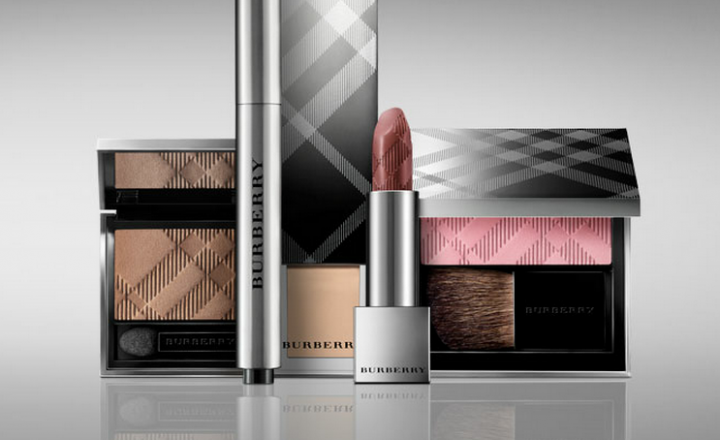 Знаменитая клетка Burberry в новой коллекции косметики