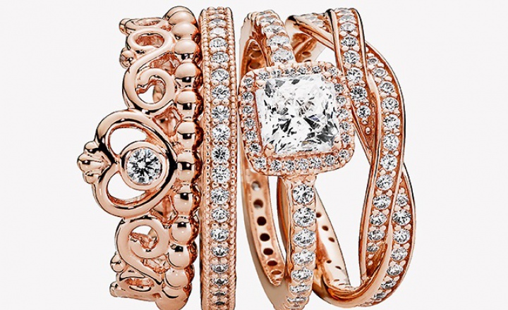 Почти розовое золото в новых украшениях Pandora    