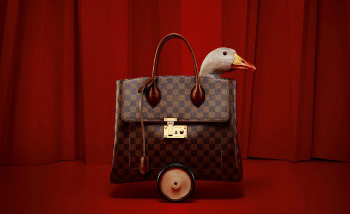 Рождественский гусь Louis Vuitton поможет с подарками