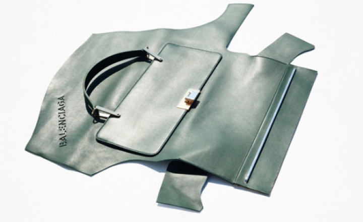 Из чего же, из чего же сделана новая сумка Balenciaga
