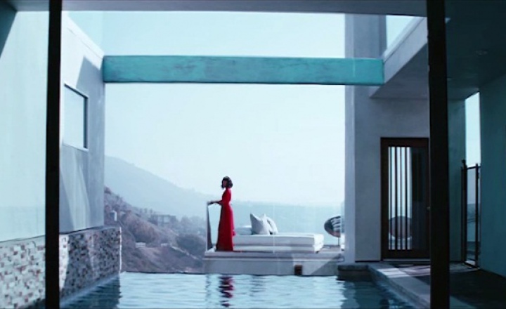 Как пережить разрыв: видео Miu Miu