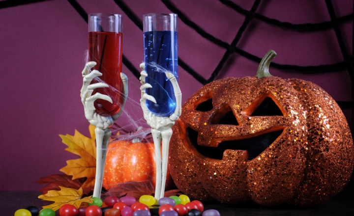 Ледяные руки, шоты в шприцах и прочие угощения на Halloween